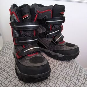 Totes kids snow boots, sz 4 youth